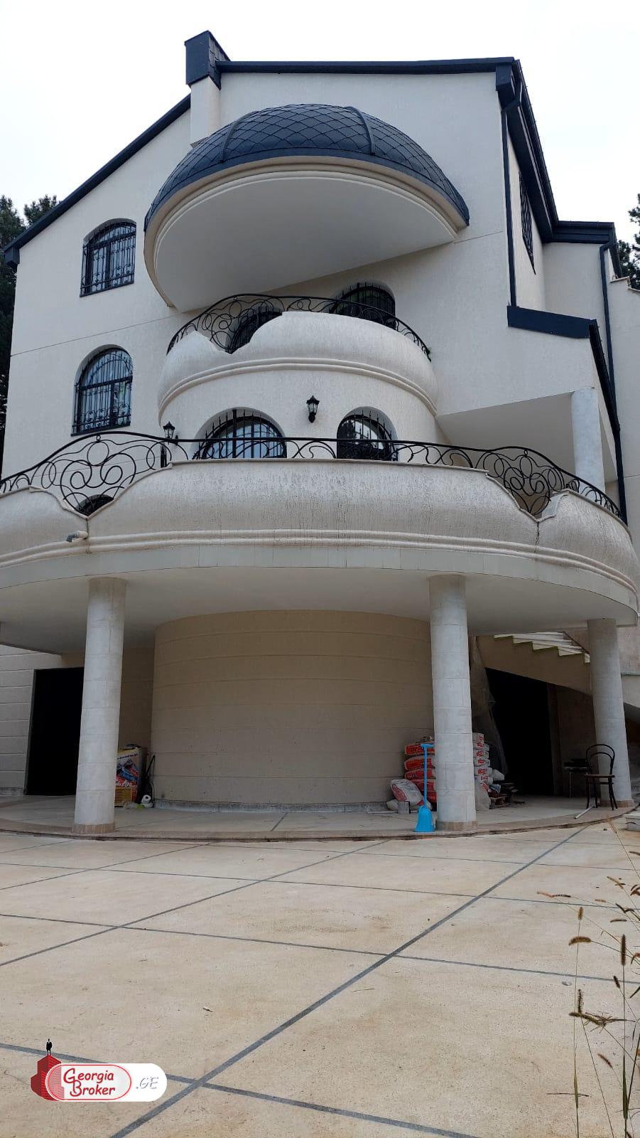 в аренду дом с новым ремонтом 11-комнат